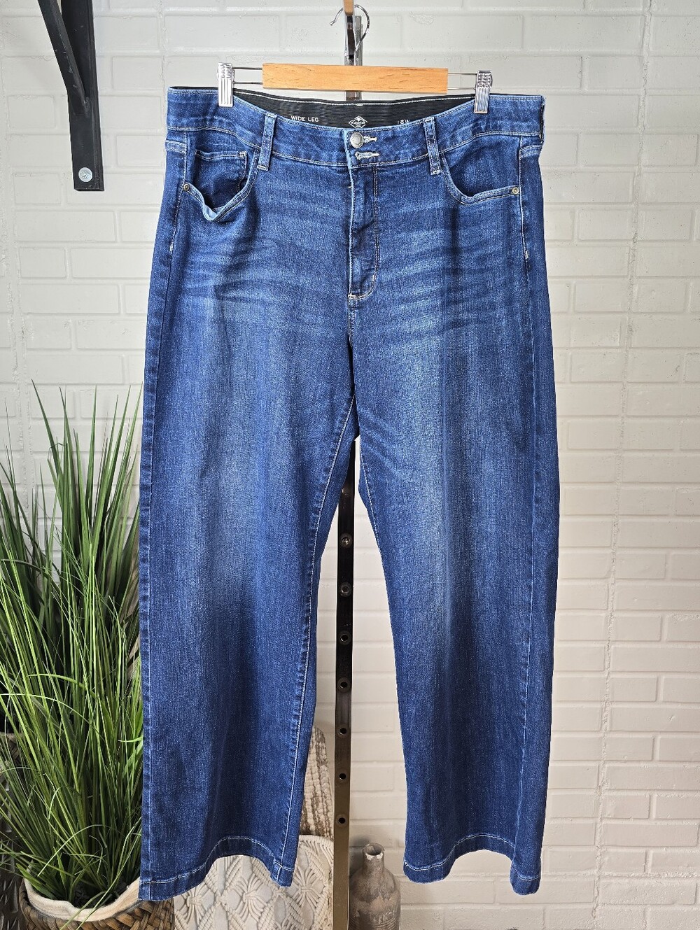 St Johns Bay High Rise Wide Leg Jeans Size 18 Womens